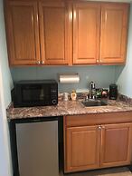 Fenwick Islander Motel