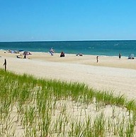 Fenwick Islander Motel