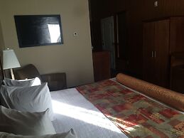 Best Western Plus Service Inn & Suites