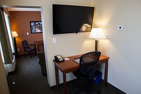 Best Western Plus Service Inn & Suites