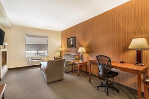 Best Western Plus Service Inn & Suites