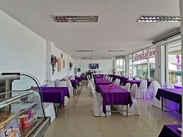 Phet Cha-am Plaza & Resort