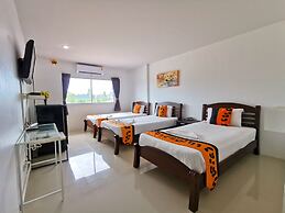 Phet Cha-am Plaza & Resort