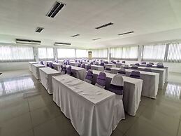 Phet Cha-am Plaza & Resort