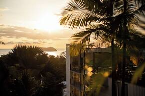 El Faro Containers Beach Hotel