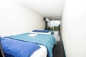 El Faro Containers Beach Hotel