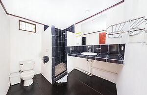 El Faro Containers Beach Hotel