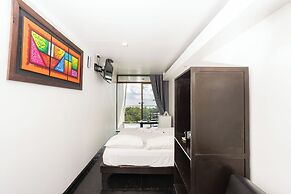 El Faro Containers Beach Hotel