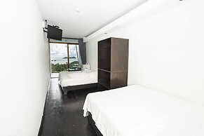 El Faro Containers Beach Hotel