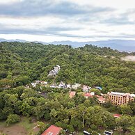 El Faro Containers Beach Hotel
