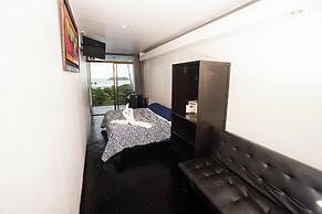 El Faro Containers Beach Hotel