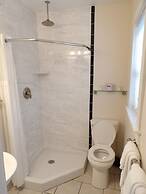 Dolphin Oceanfront Motel