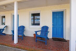 Dolphin Oceanfront Motel