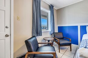 Dolphin Oceanfront Motel