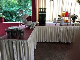 Damia Hotel