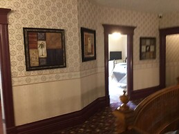 Marmora and Lake Inn