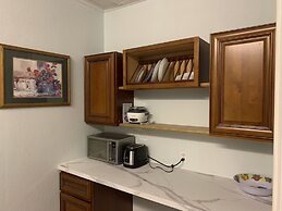 Marmora and Lake Inn