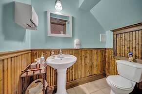 Marmora and Lake Inn