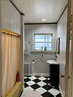 Marmora and Lake Inn