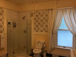 Marmora and Lake Inn