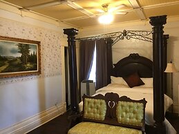 Marmora and Lake Inn