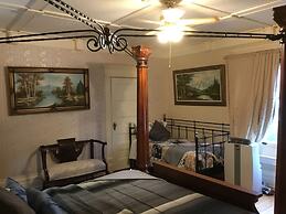 Marmora and Lake Inn