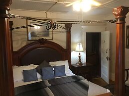 Marmora and Lake Inn