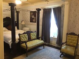 Marmora and Lake Inn