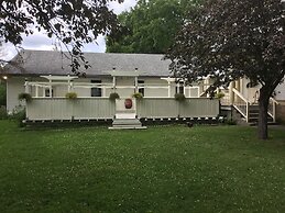 Marmora and Lake Inn