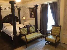 Marmora and Lake Inn