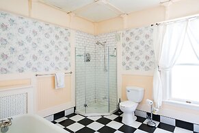 Marmora and Lake Inn