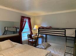 Marmora and Lake Inn