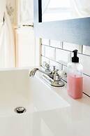 Marmora and Lake Inn