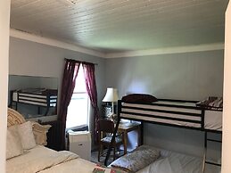 Marmora and Lake Inn