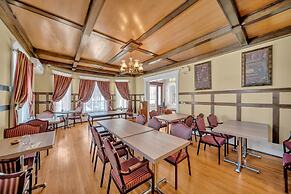 Marmora and Lake Inn