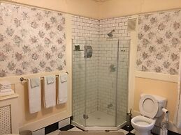 Marmora and Lake Inn