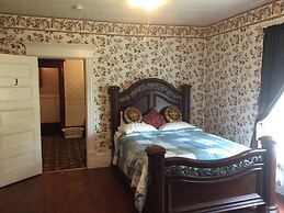 Marmora and Lake Inn