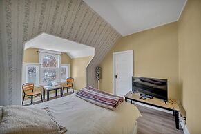 Marmora and Lake Inn