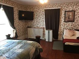 Marmora and Lake Inn