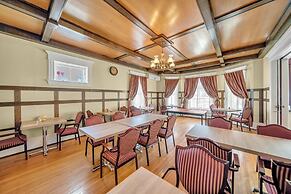 Marmora and Lake Inn