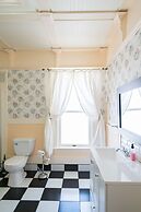 Marmora and Lake Inn