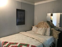 Marmora and Lake Inn