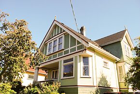 Ocean Island Garden Suites