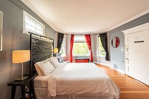 Ocean Island Garden Suites