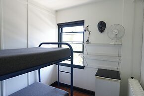 Ocean Island Inn Backpackers Suites - Hostel