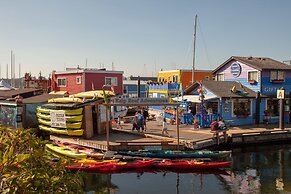 Ocean Island Inn Backpackers Suites - Hostel