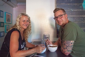 Ocean Island Inn Backpackers Suites - Hostel