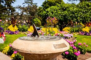 Ocean Island Inn Backpackers Suites - Hostel