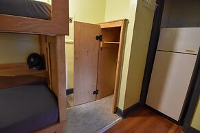 Ocean Island Inn Backpackers Suites - Hostel