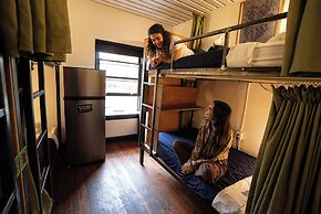 Ocean Island Inn Backpackers Suites - Hostel